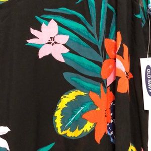Old Navy top NWT